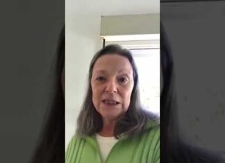 🔵 PARA ELA, ÓCULOS DE LEITURA É COISA DO PASSADO!