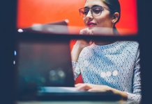 Óculos que combina com roupa para dias de frios